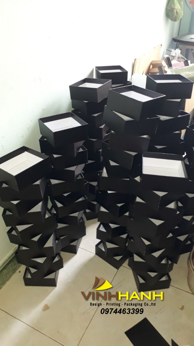 Hộp đựng ví - bóp - thắt lưng - dây nịt 43 2Q==