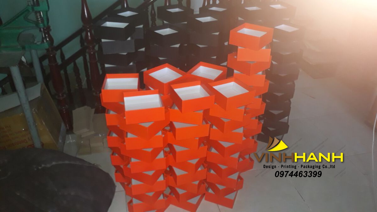 Hộp đựng ví - bóp - thắt lưng - dây nịt 44 Z